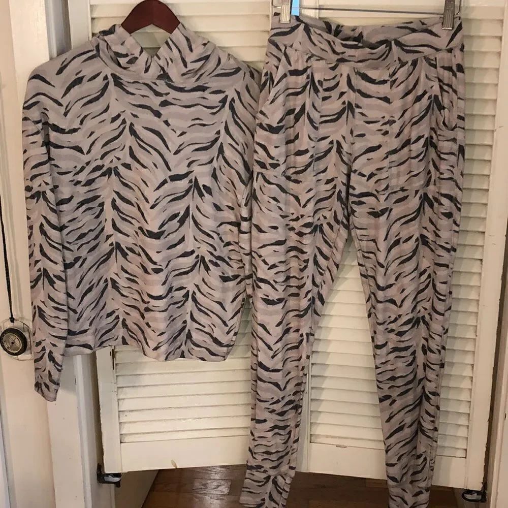 Tiger 🐯 Camo Cutie Lounge Set Hoodie & Deep Pockets SOFT Great for Travel 🧳